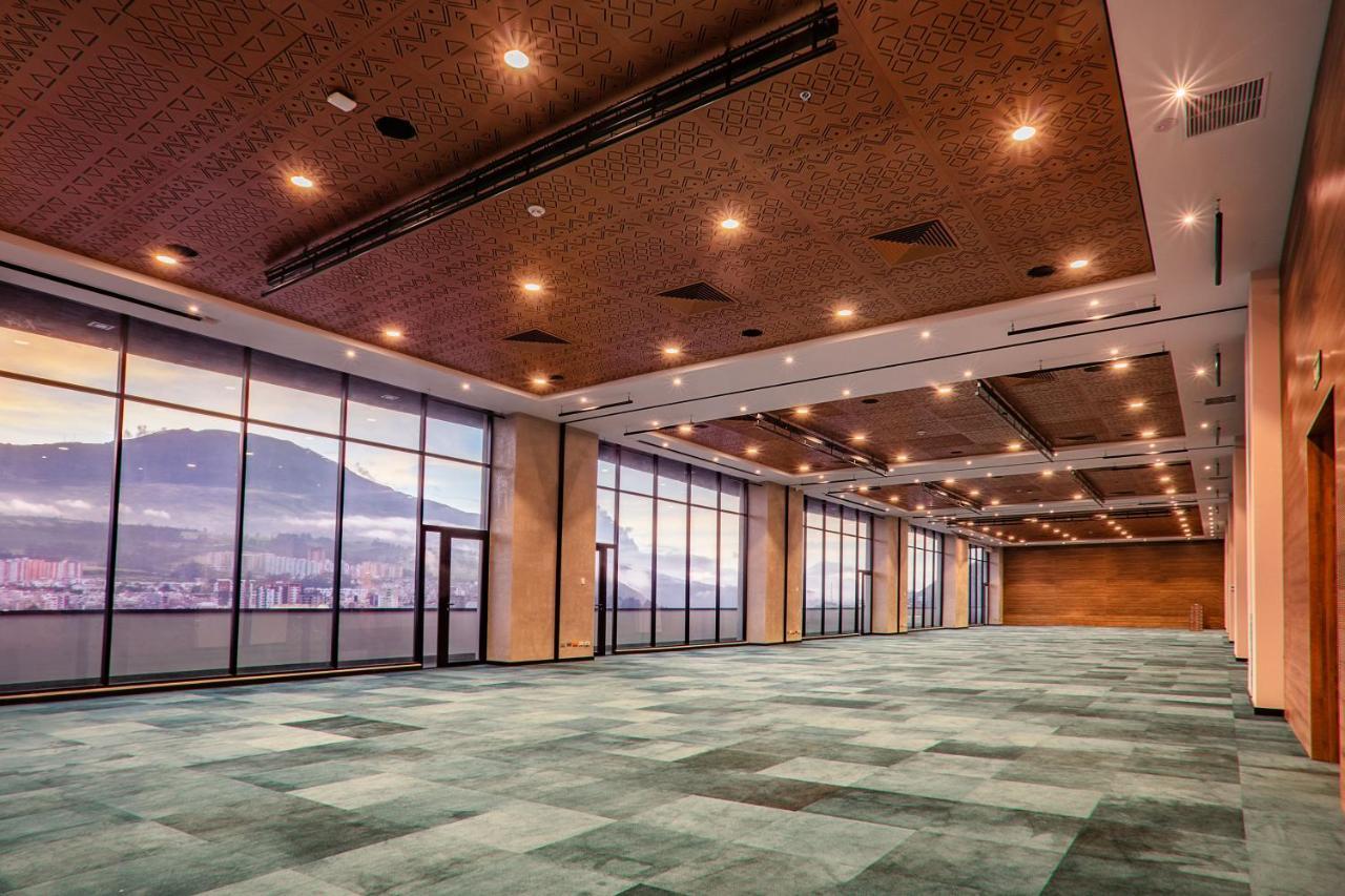 פאסטו Hotel V1501 מראה חיצוני תמונה The interior of the convention centre
